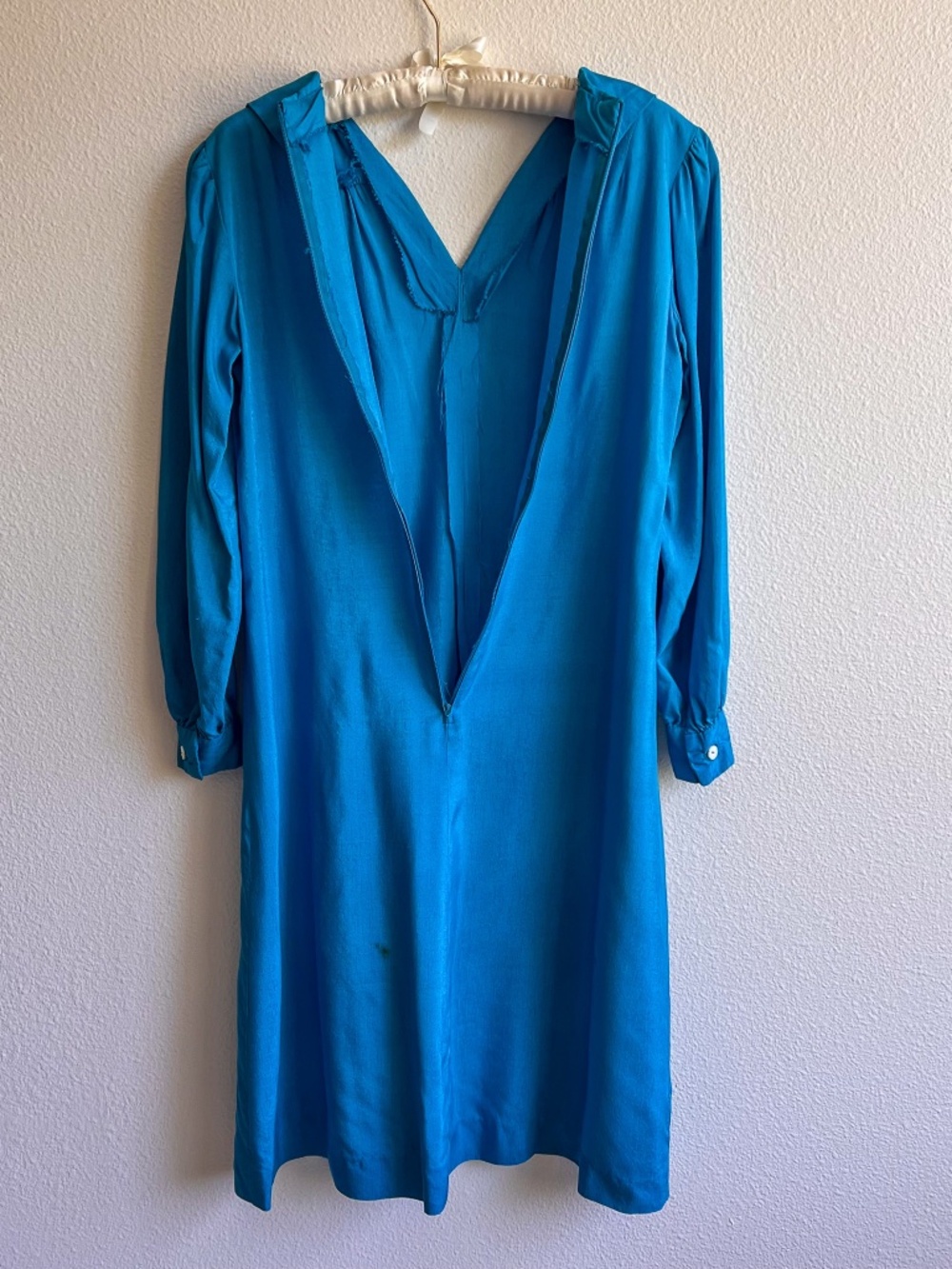 Vintage 1970s Teal Silk Dress With Tie (M) - Picture 15 of 15